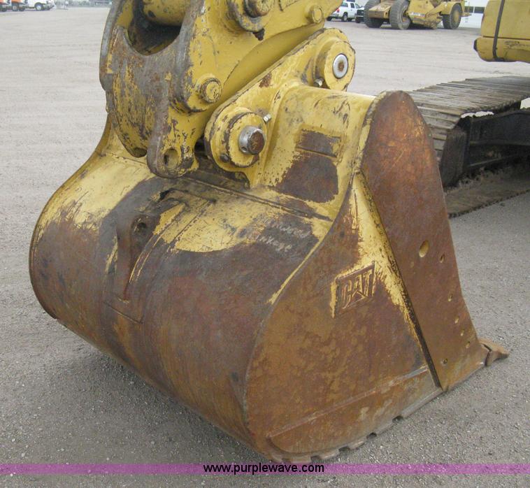 image for item E3420 2001 Caterpillar 320CL excavator