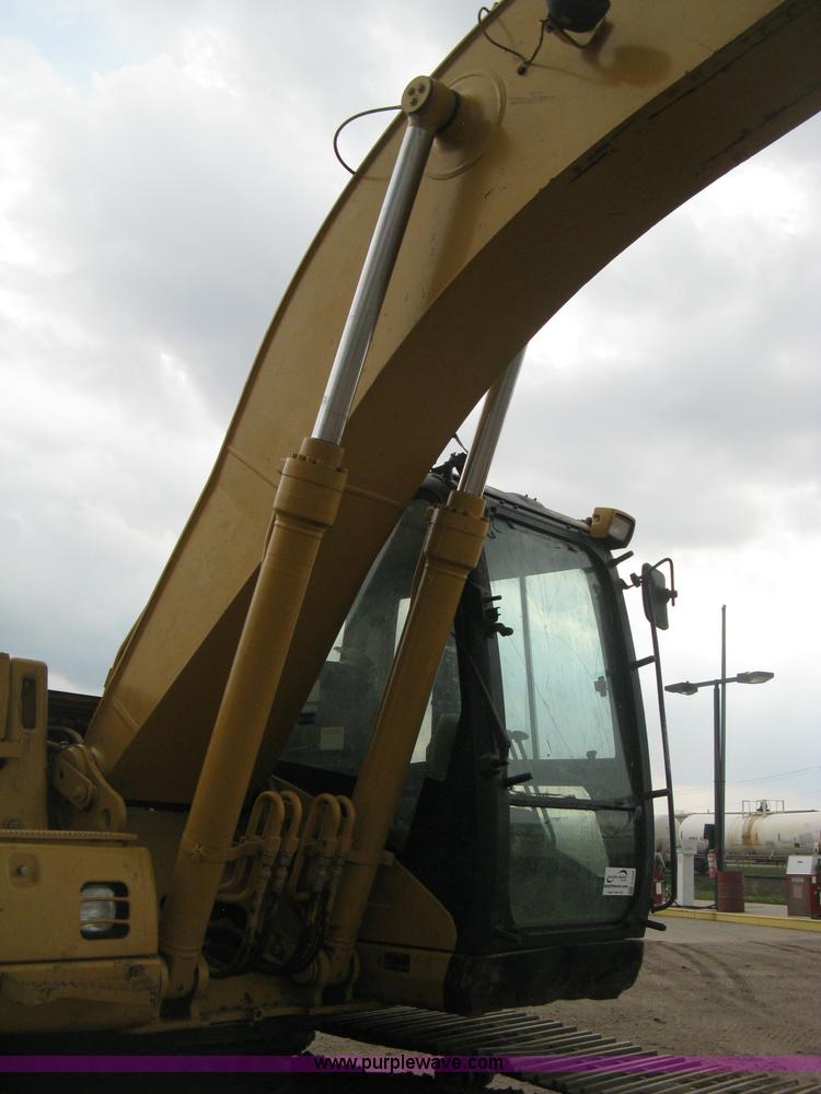 image for item E3420 2001 Caterpillar 320CL excavator
