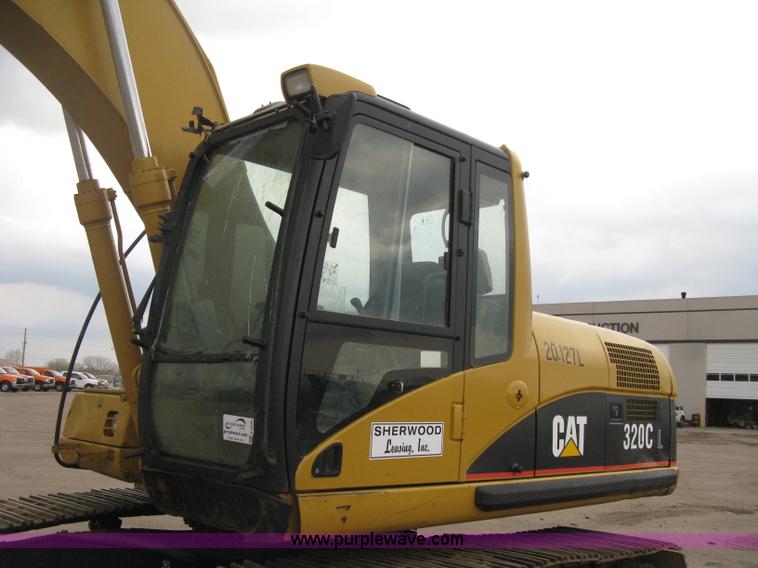image for item E3420 2001 Caterpillar 320CL excavator