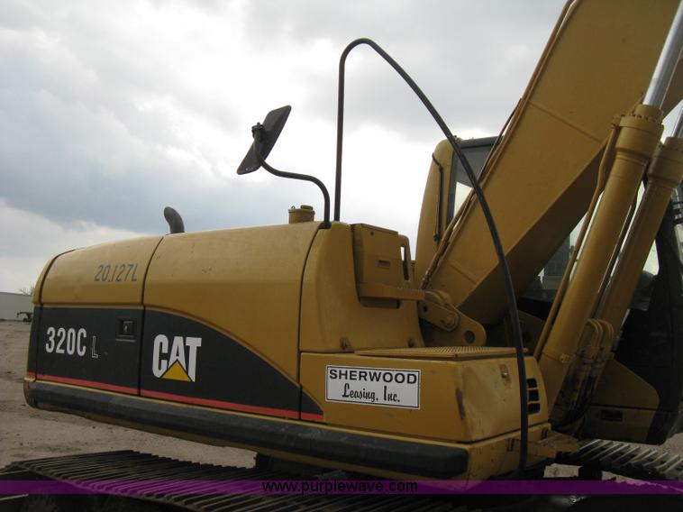 image for item E3420 2001 Caterpillar 320CL excavator