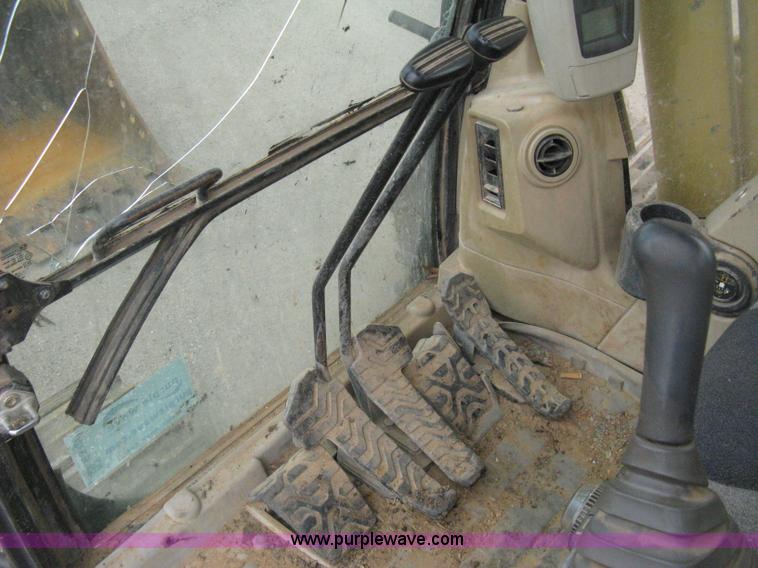 image for item E3420 2001 Caterpillar 320CL excavator