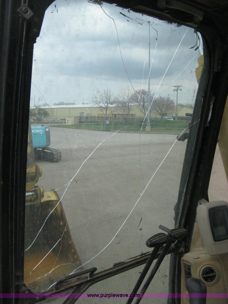 image for item E3420 2001 Caterpillar 320CL excavator