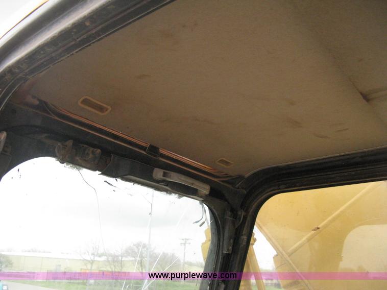 image for item E3420 2001 Caterpillar 320CL excavator