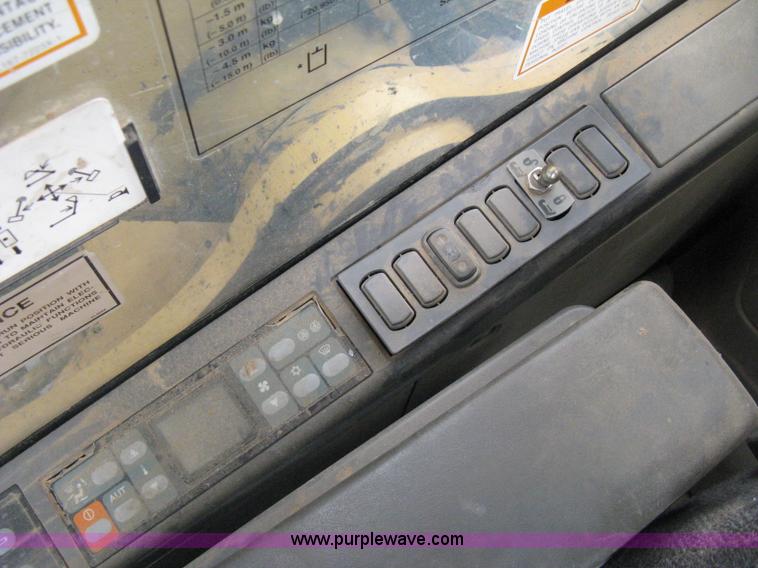 image for item E3420 2001 Caterpillar 320CL excavator