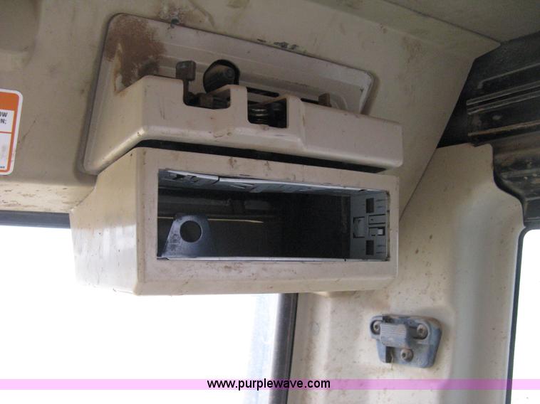 image for item E3420 2001 Caterpillar 320CL excavator