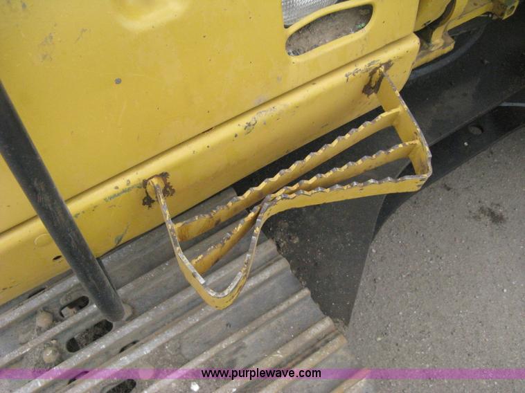 image for item E3420 2001 Caterpillar 320CL excavator