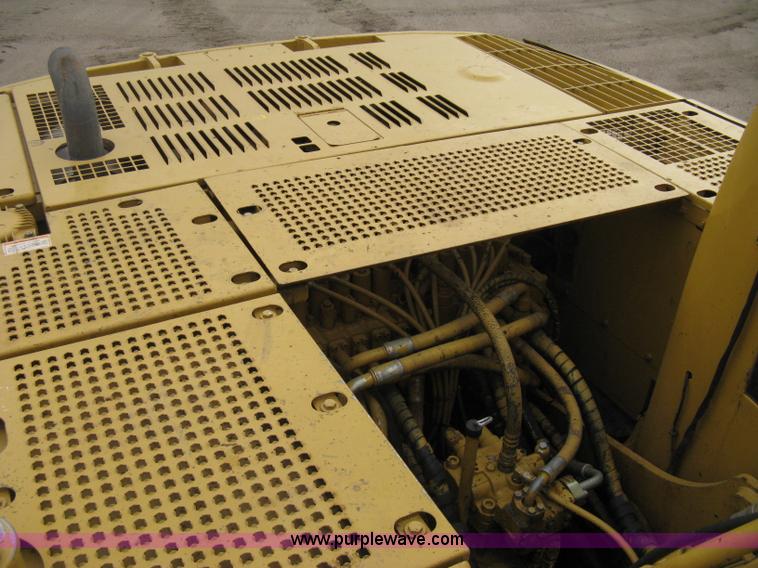 image for item E3420 2001 Caterpillar 320CL excavator