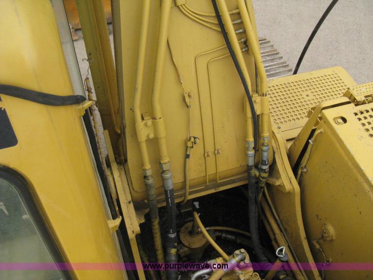 image for item E3420 2001 Caterpillar 320CL excavator