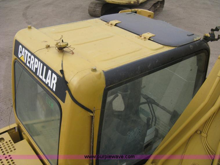 image for item E3420 2001 Caterpillar 320CL excavator