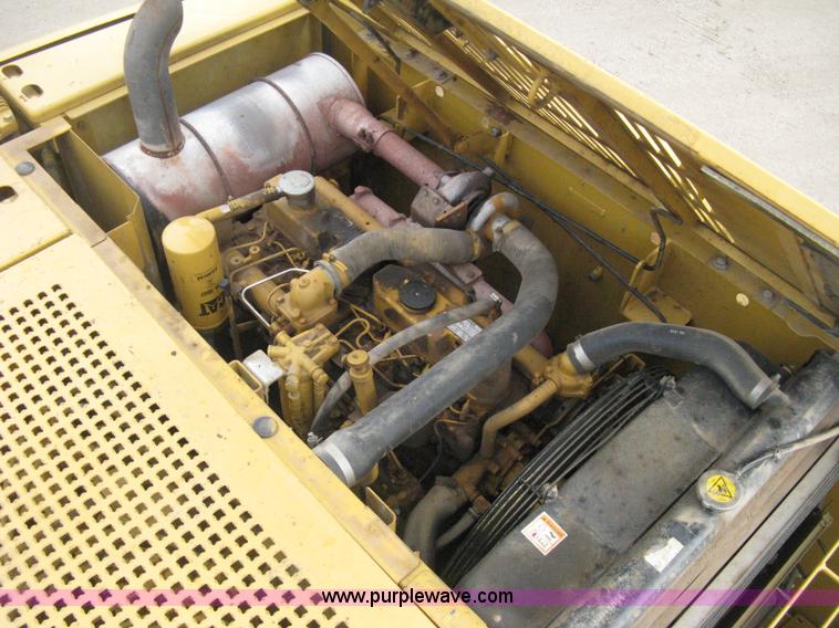 image for item E3420 2001 Caterpillar 320CL excavator