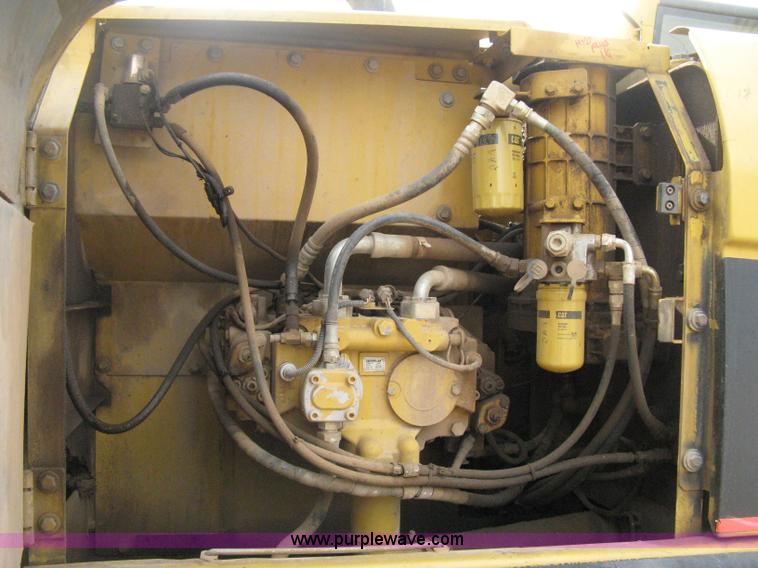 image for item E3420 2001 Caterpillar 320CL excavator