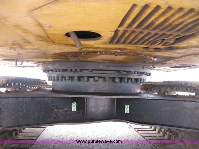 image for item E3420 2001 Caterpillar 320CL excavator