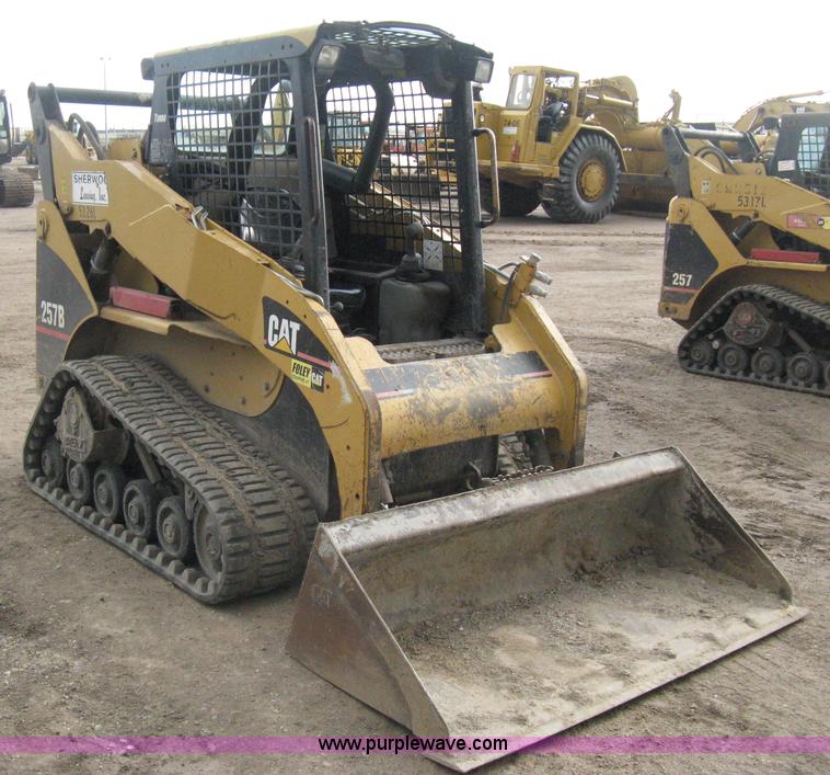 image for item E3424 2005 Caterpillar 257B Turbo skid steer