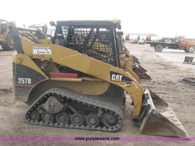 image for item E3424 2005 Caterpillar 257B Turbo skid steer
