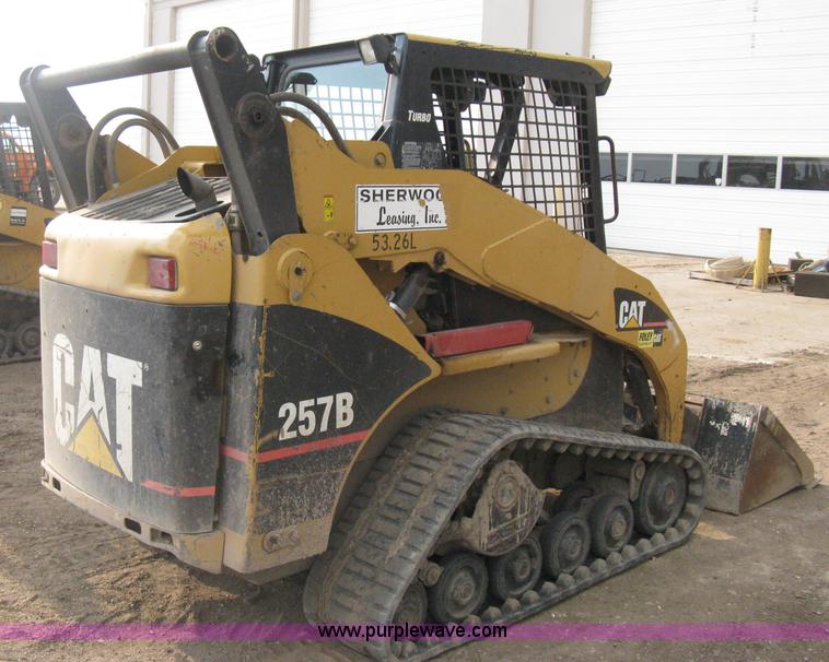 image for item E3424 2005 Caterpillar 257B Turbo skid steer