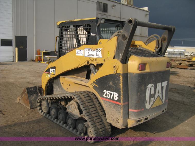 image for item E3424 2005 Caterpillar 257B Turbo skid steer