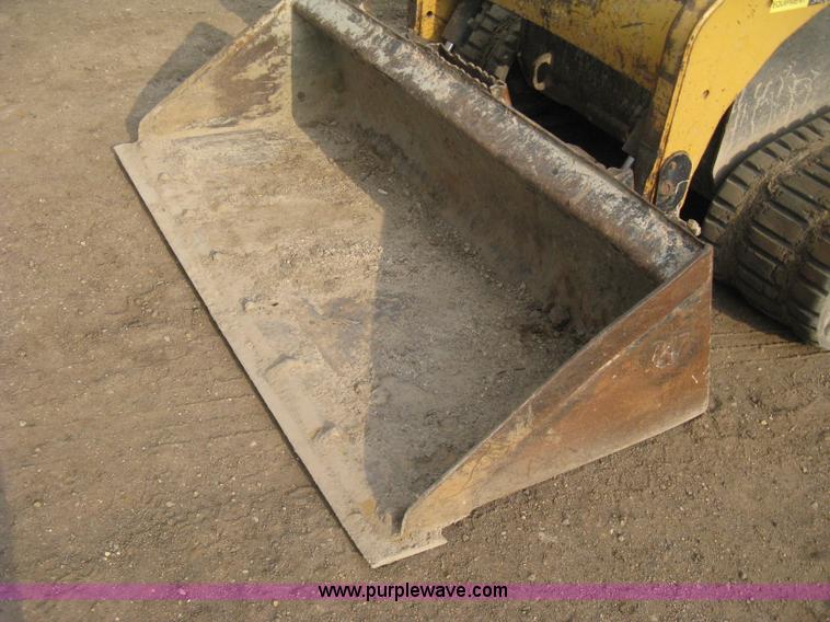 image for item E3424 2005 Caterpillar 257B Turbo skid steer