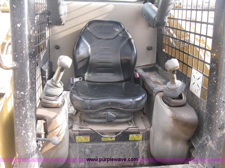 image for item E3424 2005 Caterpillar 257B Turbo skid steer