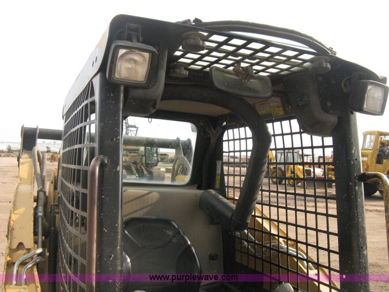 image for item E3424 2005 Caterpillar 257B Turbo skid steer