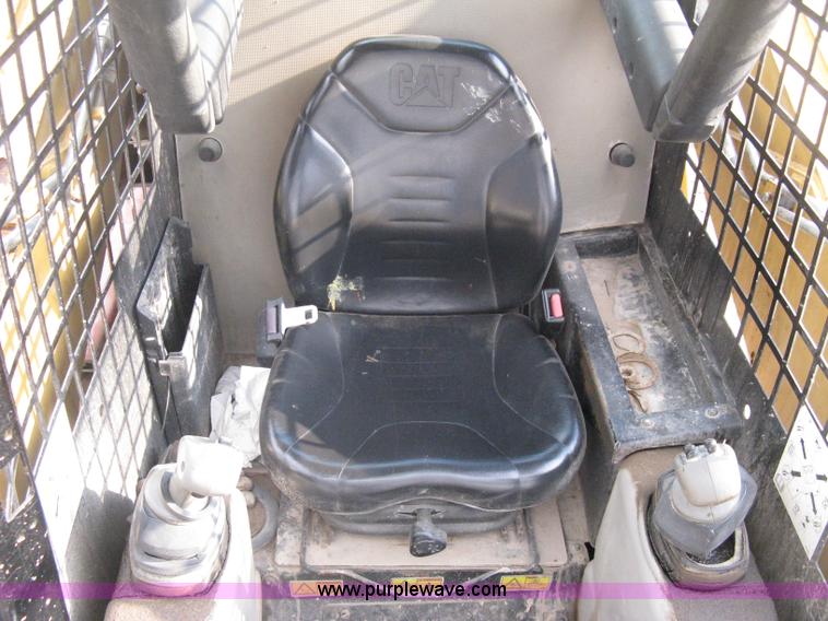 image for item E3424 2005 Caterpillar 257B Turbo skid steer