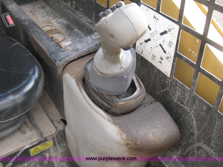 image for item E3424 2005 Caterpillar 257B Turbo skid steer