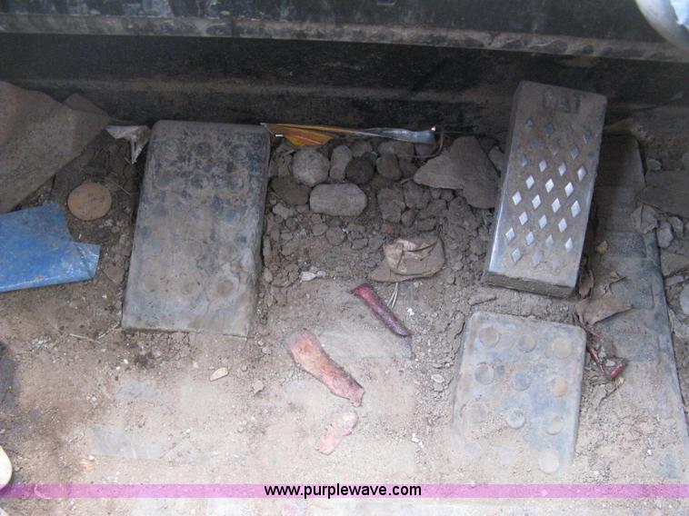 image for item E3424 2005 Caterpillar 257B Turbo skid steer