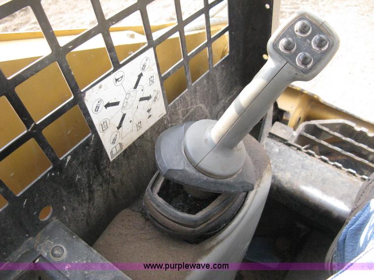image for item E3424 2005 Caterpillar 257B Turbo skid steer