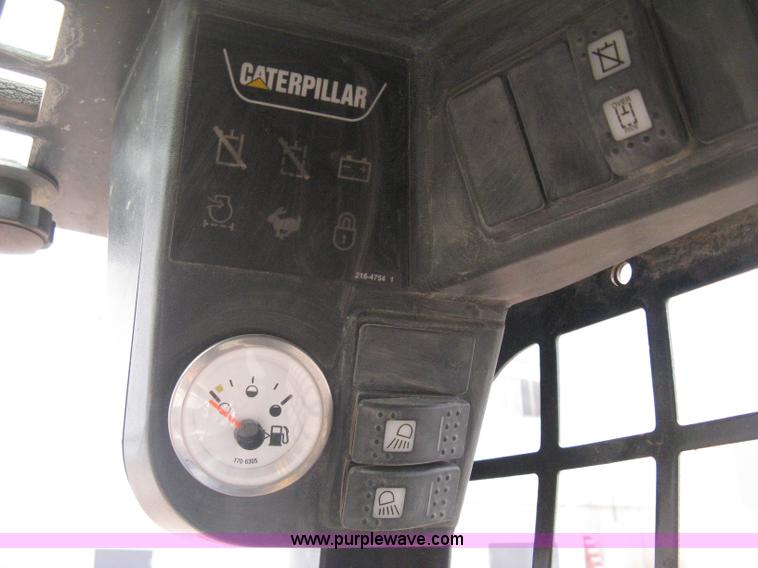 image for item E3424 2005 Caterpillar 257B Turbo skid steer
