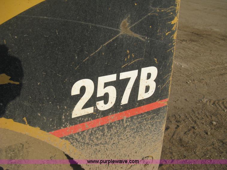 image for item E3424 2005 Caterpillar 257B Turbo skid steer