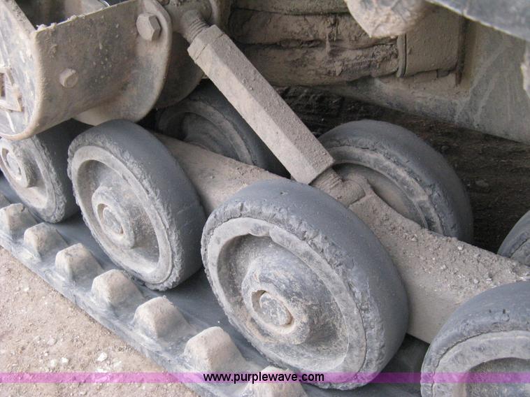 image for item E3424 2005 Caterpillar 257B Turbo skid steer