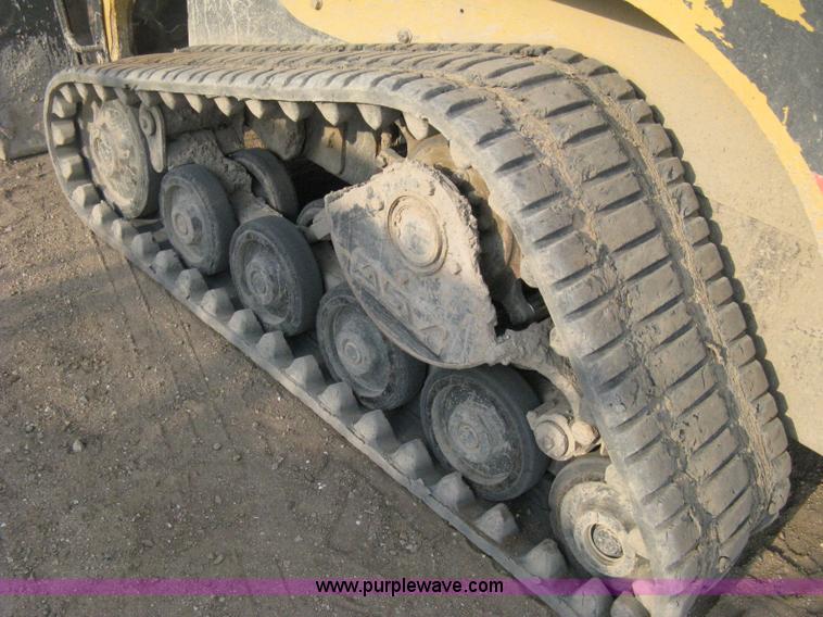 image for item E3424 2005 Caterpillar 257B Turbo skid steer