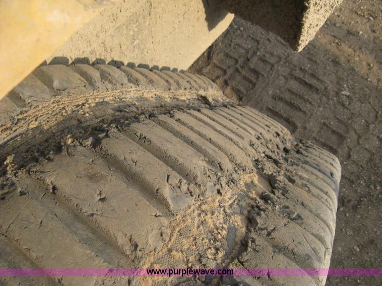 image for item E3424 2005 Caterpillar 257B Turbo skid steer