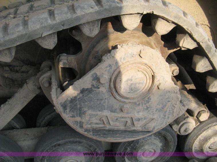 image for item E3424 2005 Caterpillar 257B Turbo skid steer