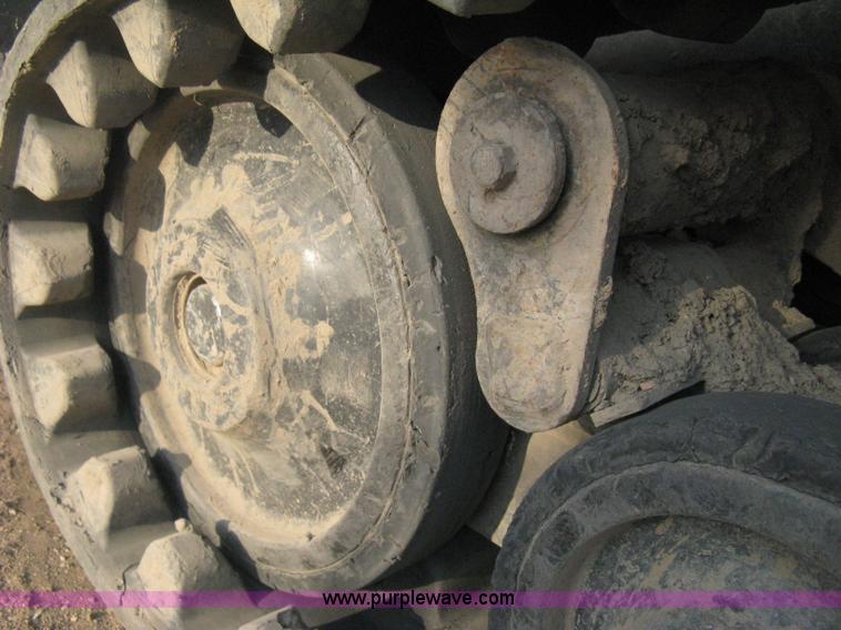 image for item E3424 2005 Caterpillar 257B Turbo skid steer