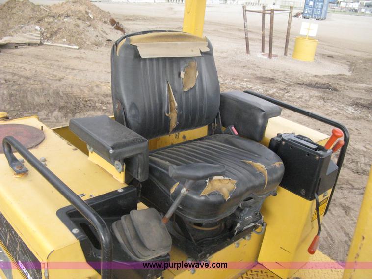 image for item E3425 1998 John Deere 650G Series IV dozer
