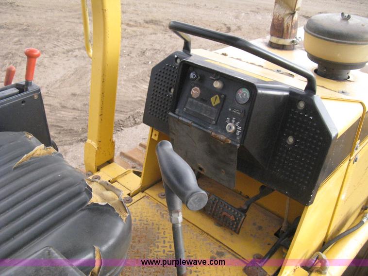 image for item E3425 1998 John Deere 650G Series IV dozer