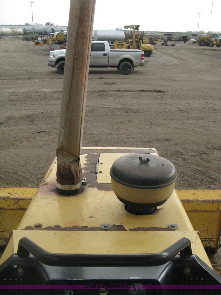 image for item E3425 1998 John Deere 650G Series IV dozer