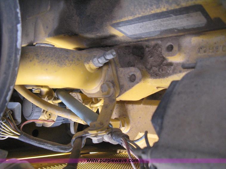 image for item E3425 1998 John Deere 650G Series IV dozer