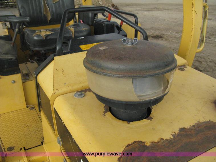 image for item E3425 1998 John Deere 650G Series IV dozer