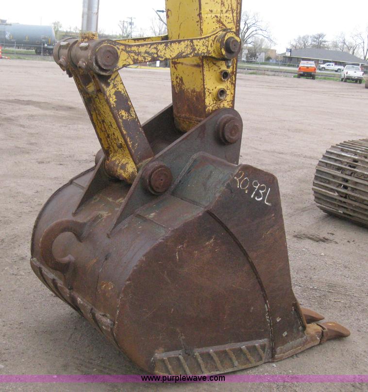 image for item E3429 1999 Komatsu PC200LC-6 Advance excavator