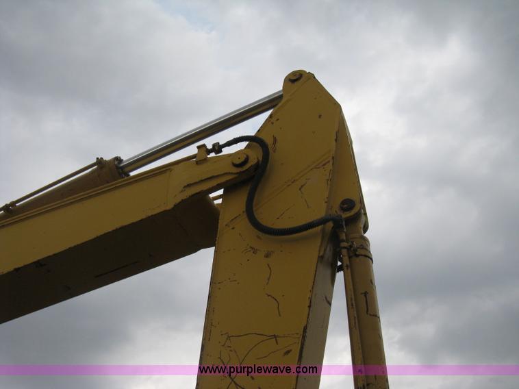 image for item E3429 1999 Komatsu PC200LC-6 Advance excavator