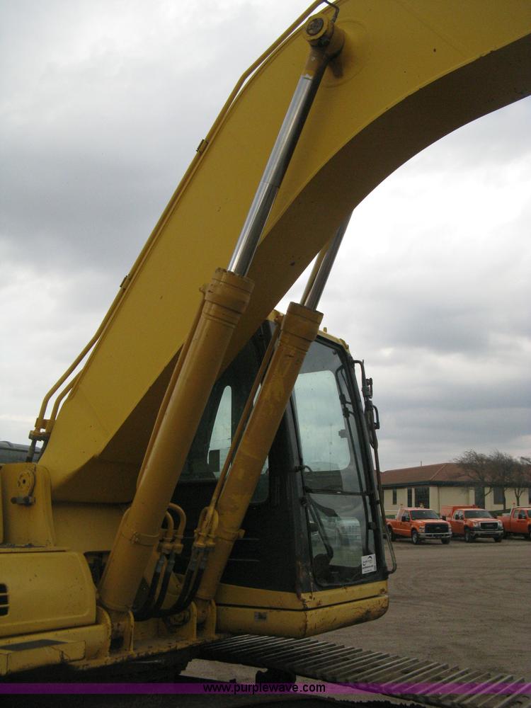 image for item E3429 1999 Komatsu PC200LC-6 Advance excavator
