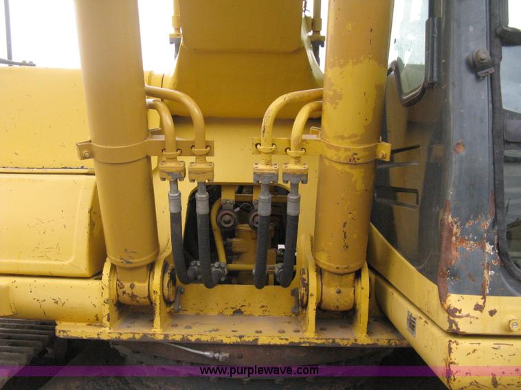 image for item E3429 1999 Komatsu PC200LC-6 Advance excavator
