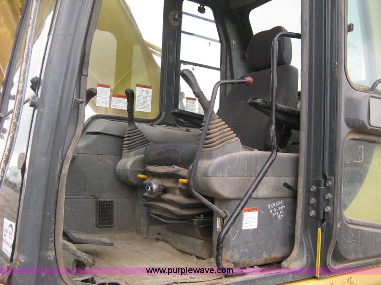image for item E3429 1999 Komatsu PC200LC-6 Advance excavator