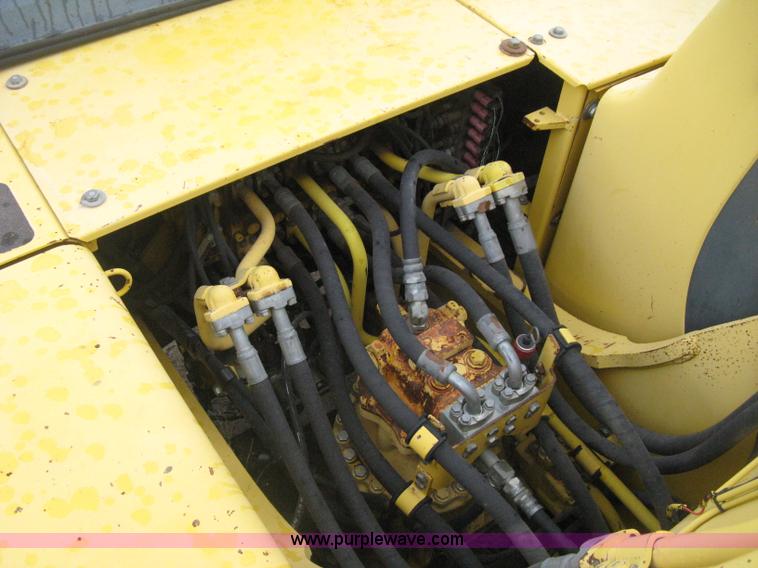 image for item E3429 1999 Komatsu PC200LC-6 Advance excavator