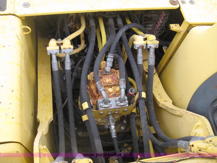 image for item E3429 1999 Komatsu PC200LC-6 Advance excavator