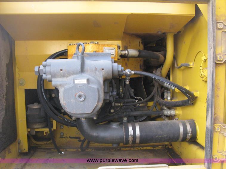 image for item E3429 1999 Komatsu PC200LC-6 Advance excavator