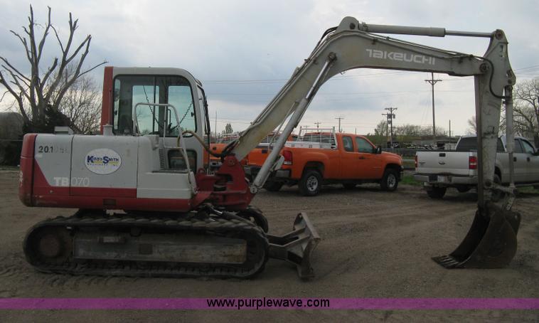 image for item E3430 2002 Takeuchi TB070 compact excavator