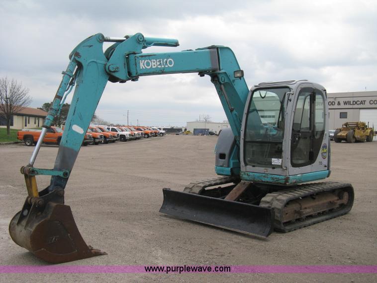 image for item E3431 1999 Kobelco 70SR midi excavator