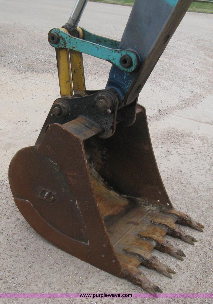 image for item E3431 1999 Kobelco 70SR midi excavator